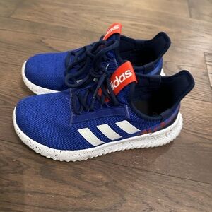 Adidas Kaptir 2.0 Kids Size 5.5, preowned